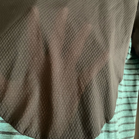 ❤️Hurley Active Top with Nike Dry Fit - Picture 4 of 10